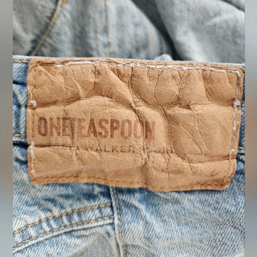 One Teaspoon Distressed Denim Shorts Light Wash Cuffed Raw Hem Women Size 25 NWT - Picture 3 of 6